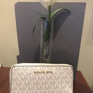 New Michael Kors Jet Set Large Flat Phone Wallet